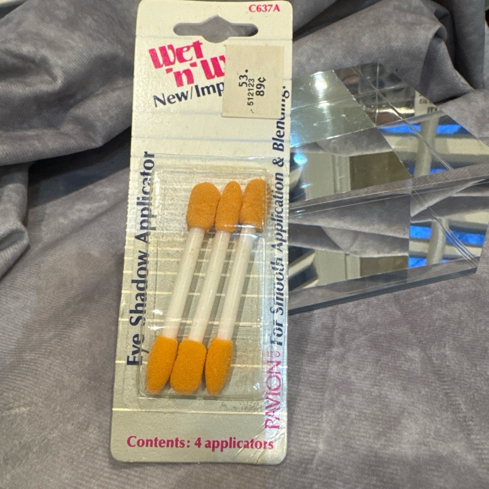 Wet n Wild Vintage Eye Shadow Applicators - Orange Foam Tip‎ Makeup Tools